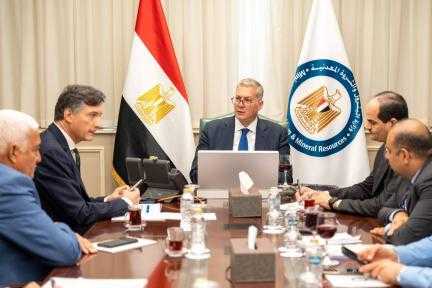 وزير البترول والثروة المعدنية يبحث مع إيني الإيطالية خطط زيادة إنتاج الغاز وحفر آبار جديدة