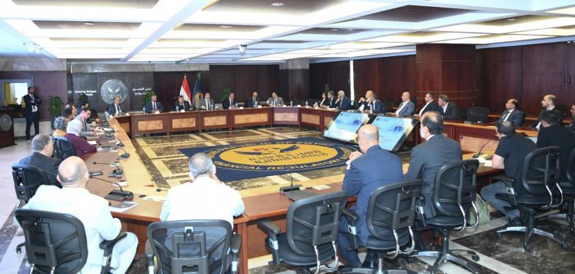د. إسلام عزام رئيس الهيئة العامة للرقابة المالية يوجّه بسرعة صرف التعويضات لأسر ضحايا ومصابي حادث دائري السلام