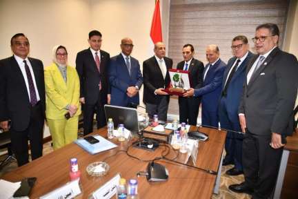 عمرو عبد الوهاب يستعرض مستجدات المشروع القومي للمليون... عمرو عبد الوهاب يستعرض مستجدات المشروع القومي للمليون ونصف المليون فدان