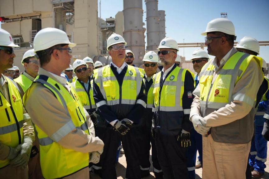 وزير البترول يتابع تنفيذ مشروح تطوير البنية التحتية لنقل الغاز بالأردن