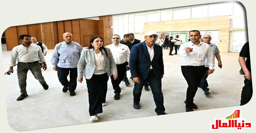 رئيس الوزراء - وزيرة الإسكان - 