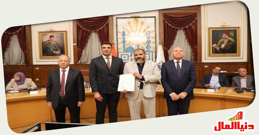 محافظ القاهرة - وزير الصناعة 