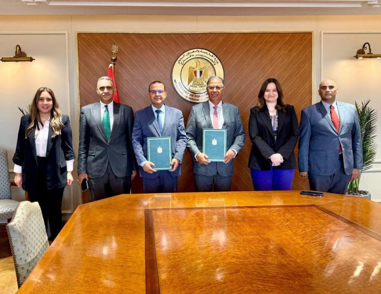 البيئة والخارجية يوقعان بروتوكول تعاون لدعم التنمية المجتمعية بالقرى «مبادة مراكب النجاة »