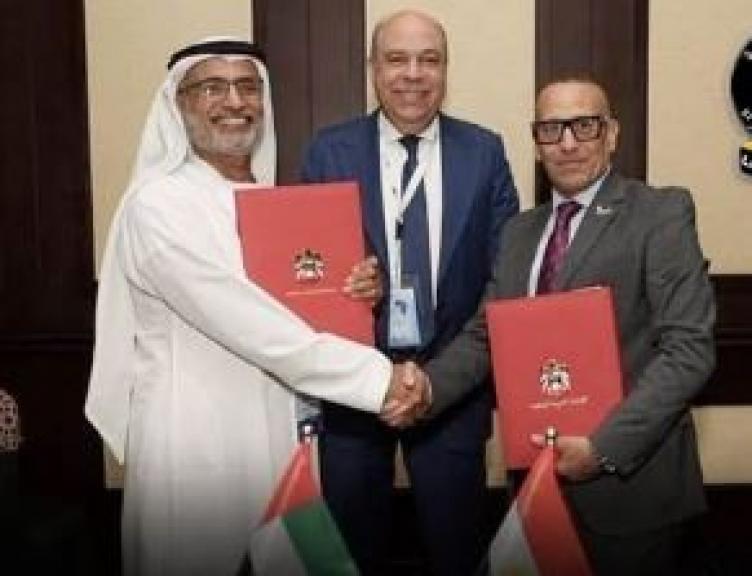 مصر والإمارات يوقعا مذكرة تفاهم لتوسيع حقوق النقل البحري