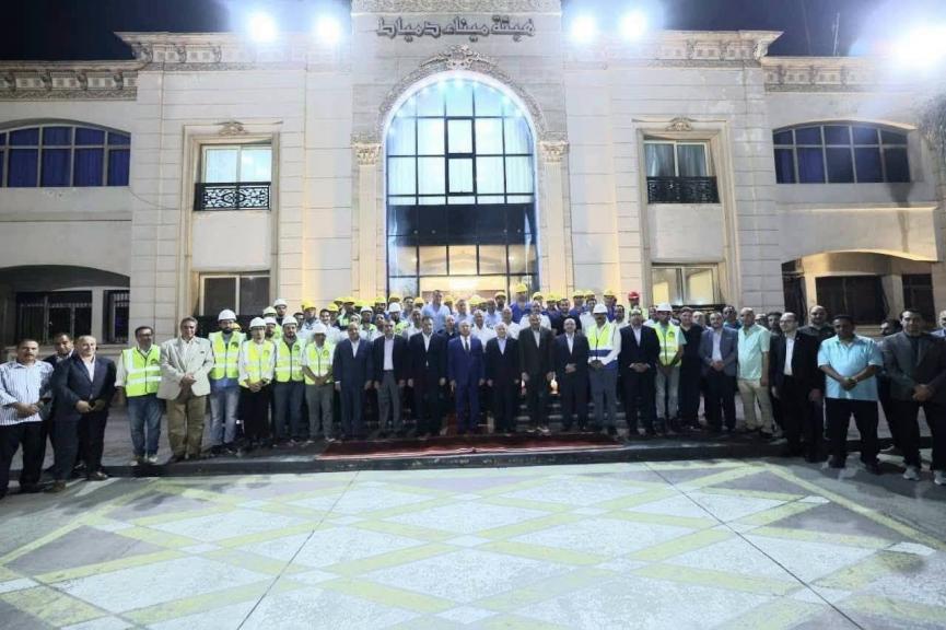 وزير النقل يصل ميناء دمياط  لتقديم الشكر لأبطال القاطرات البحرية بميناء دمياط