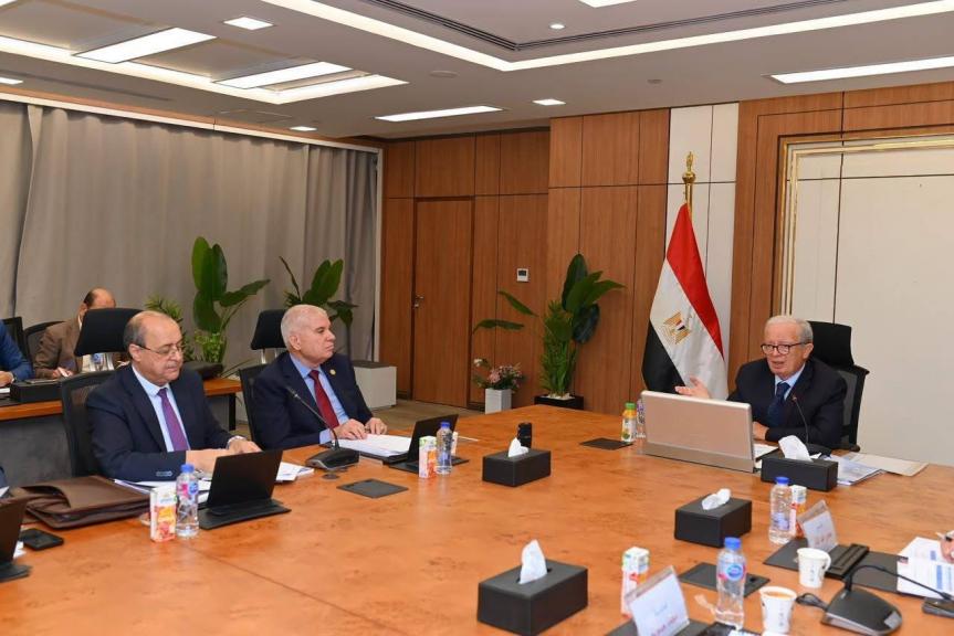 نائب رئيس مجلس الوزراء للشؤون الاقتصادية يترأس الجمعية العمومية للشركة القابضة للصناعات الكيماوية