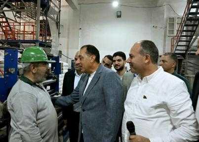 رئيس الوزراء يتفقد مصنع الشركة الوطنية للصناعات البلاستيكية بالمنطقة الصناعية ببلطيم
