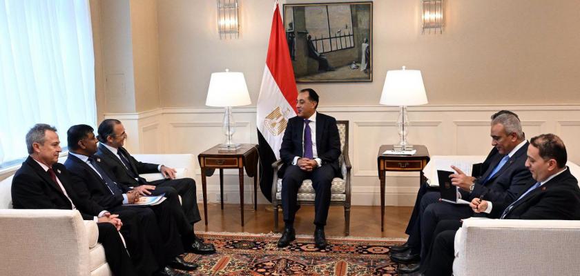 رئيس الوزراء يلتقي وفد شركة ”شيفرون” العالمية