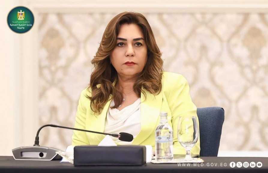 وزيرة التنمية المحلية والبيئة تتابع نتائج المرور الميداني للجنة المحال العامة بأحياء الطالبية والعمرانية ومدينة الحوامدية بالجيزة