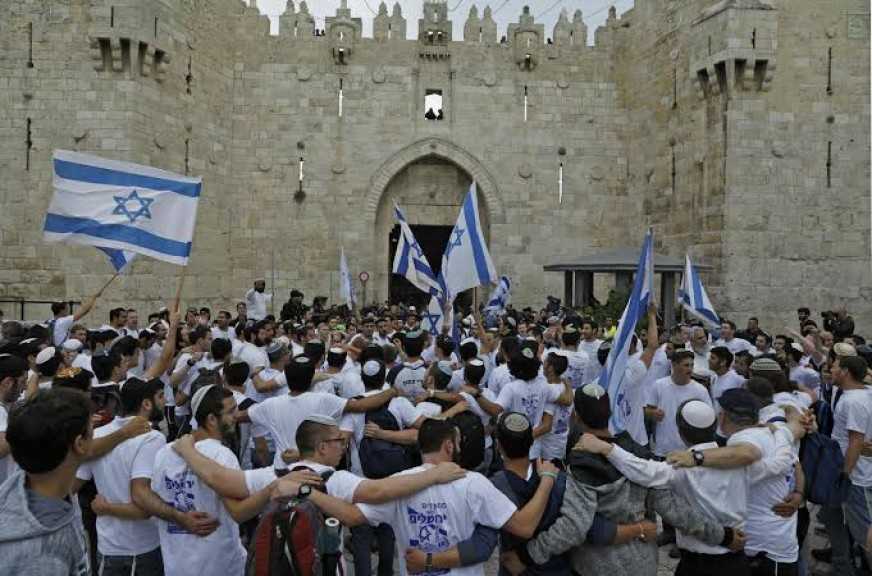 عشرات الإرهابيين الإسرائيليين يقتحمون المسجد الأقصى