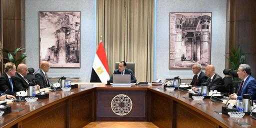 رئيس الوزراء يتابع مع مسئولي شركة ”أكوا ”... رئيس الوزراء يتابع مع مسئولي شركة ”أكوا ” مستجدات التعاون في مشروعات تحلية مياه البحر