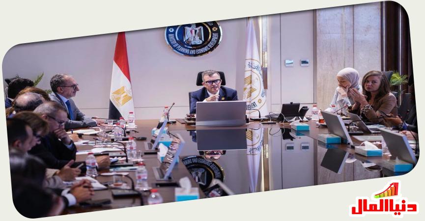  أحمد رستم، وزير التخطيط والتنمية الاقتصادية