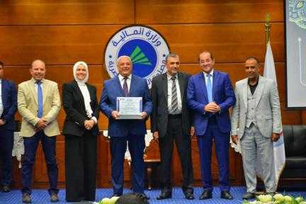 وزير المالية.. للفائزين فى «التميز المؤسسي بالضرائب»:  «سعيد جدًا بتكريم المتميزين بمصلحة الضرائب اللي سهلوا وبسَّطوا لشركائنا الممولين»