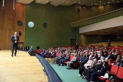 وزير التربية والتعليم يكرم مديري المدارس المتميزة على... وزير التربية والتعليم يكرم مديري المدارس المتميزة على مستوى الجمهورية تقديرًا لجهودهم في الارتقاء بالعملية التعليمية