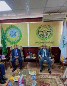 السفير محمدى أحمد النى أمين عام مجلس الوحدة... السفير محمدى أحمد النى أمين عام مجلس الوحدة الاقتصادية يستقبل القائم بأعمال المندوب اليمني لدى الجامعة العربية