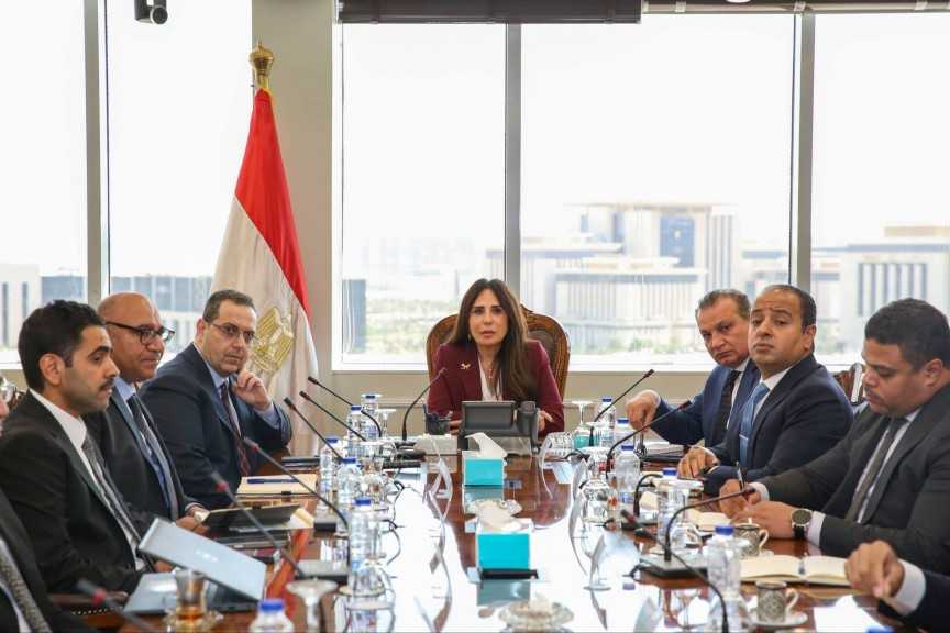 وزيرة الإسكان تستعرض الموقف التنفيذي للمشروعات، ومعدلات الإنجاز المحققة، والبرامج الزمنية المحددة للتنفيذ،